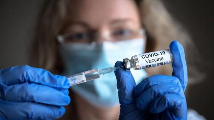 İkinci doz aşı olan 1 milyon 300 bin kişiden 852si Covid-19a yakalandı