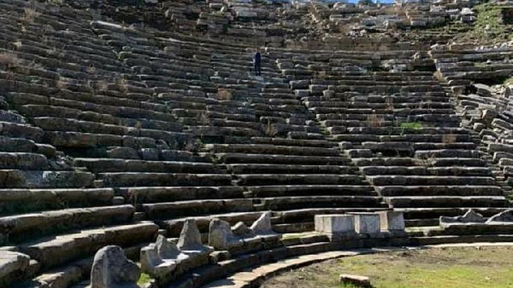 Gladyatörler Şehrinin tiyatrosu gün ışığına çıkıyor