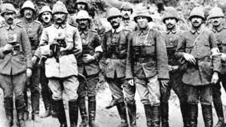 18 Mart Çanakkale zaferinde Atatürkün rolü hakkında kısa bilgi Çanakkale Savaşı Atatürkün savaş ve askeri dehası