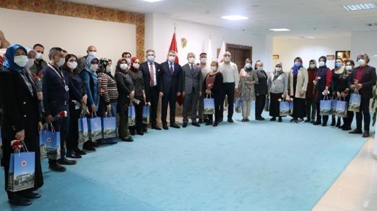 Başsavcıdan şehit yakını ve gazi personele jest Başsavcıdan şehit yakını ve gazi personele jest