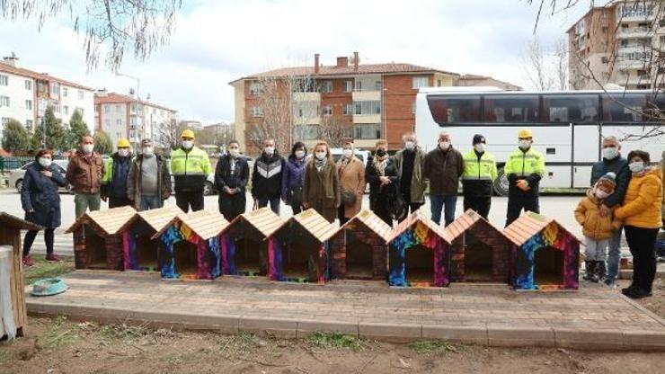 Odunpazarı Belediyesi sokak hayvanları için kulübe hazırladı