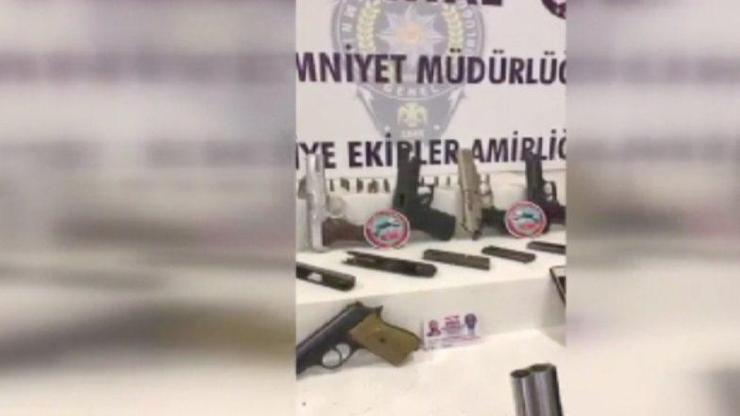 Ruhsatsız diş kliniğinde 12 silah ele geçirildi