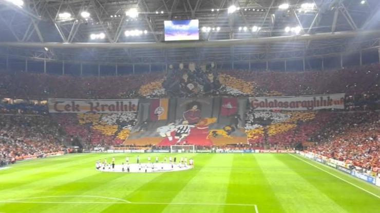 Galatasaraydan Real Madride pankart göndermesi