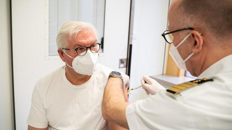 Almanya Cumhurbaşkanı Steinmeier, AstraZeneca aşısı oldu
