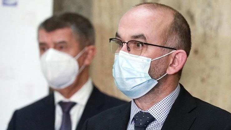 Çekyada Rus ve Çin Kovid-19 aşısı Sağlık Bakanını yerinden etti
