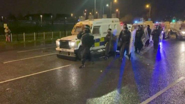 Kuzey İrlandada sular durulmuyor