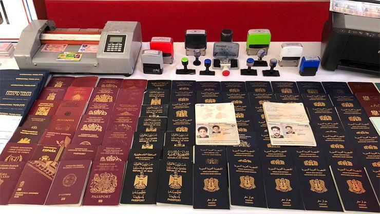 Çok sayıda sahte kimlik ve pasaport ele geçirildi