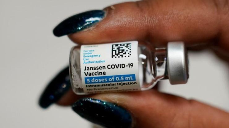 İsveç ve Danimarkadan sonra bir ülke daha Johnson & Johnson aşısının kullanımını durdurdu