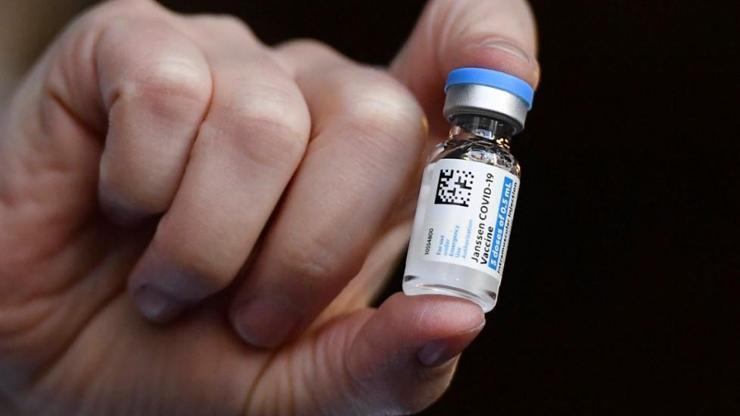 Bir ülke daha tek dozluk Johnson & Johnson aşısının kullanımını durdurdu