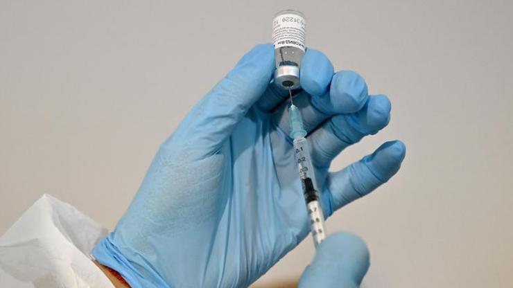 Son dakika... Rusya tek dozluk koronavirüs aşısı için tarih verdi