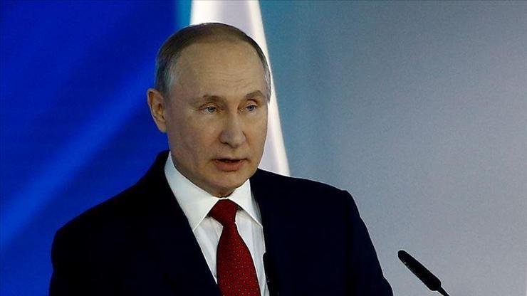 Putin, Sputnik aşısı için Kalaşnikof gibi güvenilir dedi