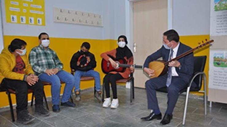 Kumlu’da görme engelliler için müzik kursu