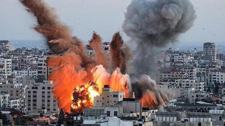 İsrail Savunma Bakanı Gantz, Gazzeye saldırıların devam edeceğini söyledi