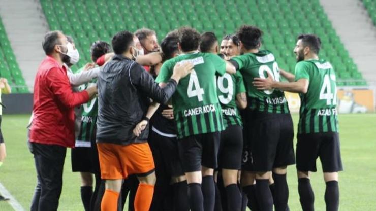 2. Lig play-offta finalin adı: Kocaelispor-Sakaryaspor