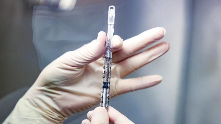 Aşı rekabeti mi, tarafsız araştırma mı: Ölüme ilk kanıt iddiası