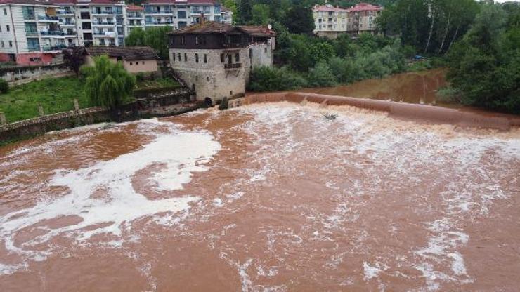 Bartın Irmağı köpürdü, inceleme başlatıldı