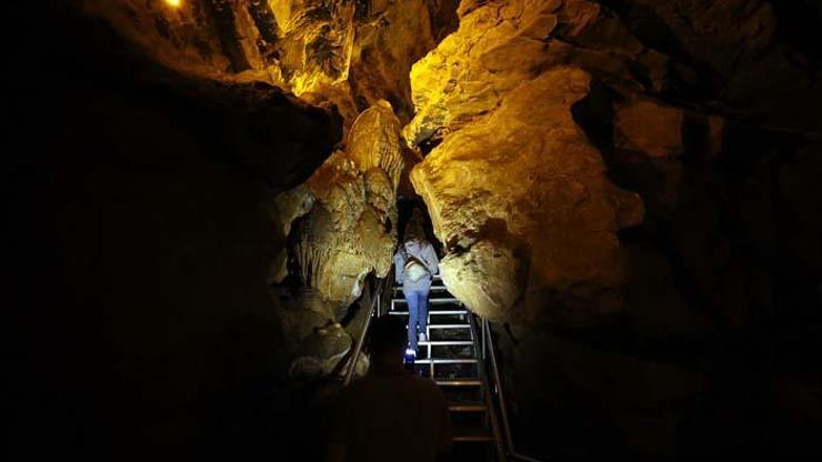 Trabzonda dünyanın en uzun ikinci mağarası olan Çal Mağarası ziyaretçilerini bekliyor