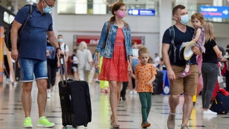 Antalyaya 8 günde 120 bin Rus turist geldi