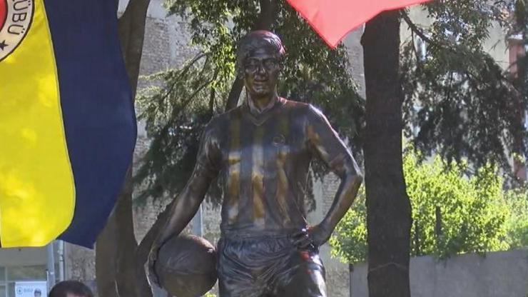 Can Bartu heykeli Yoğurtçu Parkında açıldı
