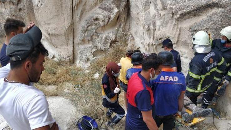 ABDli turist, fotoğraf çekerken düştüğü kayalıklar arasında sıkıştı