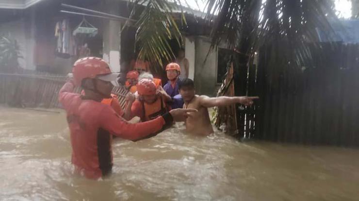 Muson yağmurları günlerce sürdü: Binlerce kişi tahliye edildi