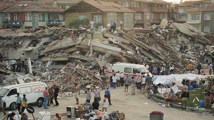 17 Ağustos 1999 depreminde kaç kişi öldü 17 Ağustos 1999 depremi nerede meydana geldi 17 Ağustos depremi saat kaçta oldu