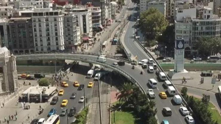 Lalelide ordu caddesi trafiğe kapandı