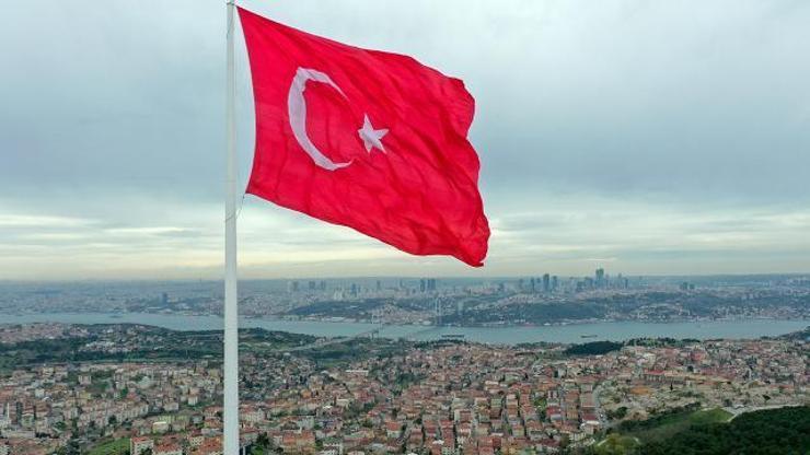 Türkiyenin en büyük bayrakları Boğazda dalgalanacak