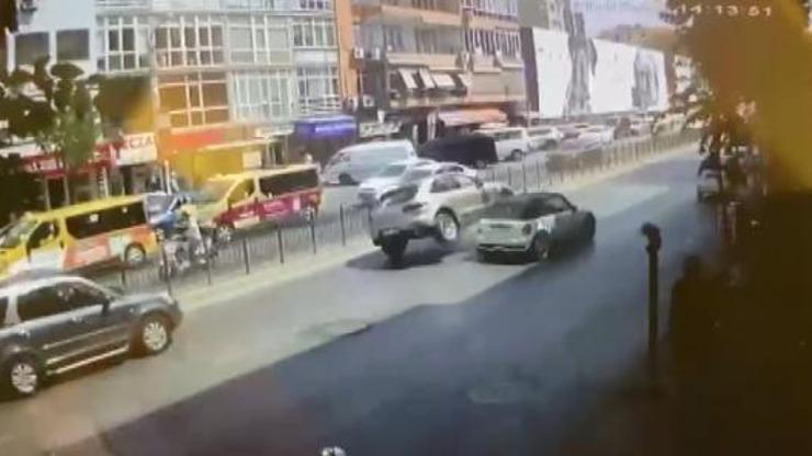 Bağdat Caddesindeki kaza güvenlik kamerasında