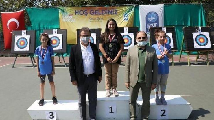 Eyüpsultan Yaz Spor Okulları'nda okçuluk turnuvası