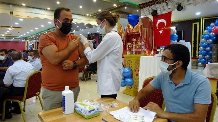 Sünnet düğününde davetlilere aşı yapıldı