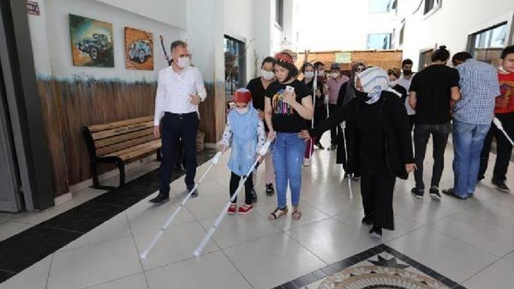 İnegöl Belediyesi, görme engelli vatandaşlar için ‘’Akıllı Baston’’ uygulamasını devreye aldı