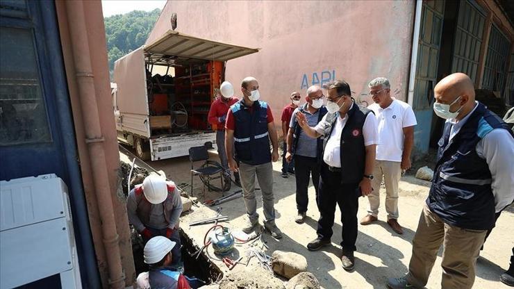 Bakan Dönmez selin vurduğu Ayancıkta inceleme yaptı