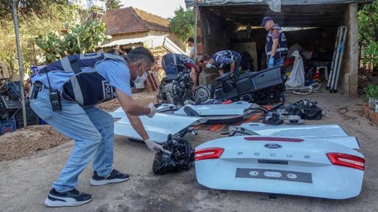 Muğladan çalınan otomobil Antalyada parçalanmış halde bulundu