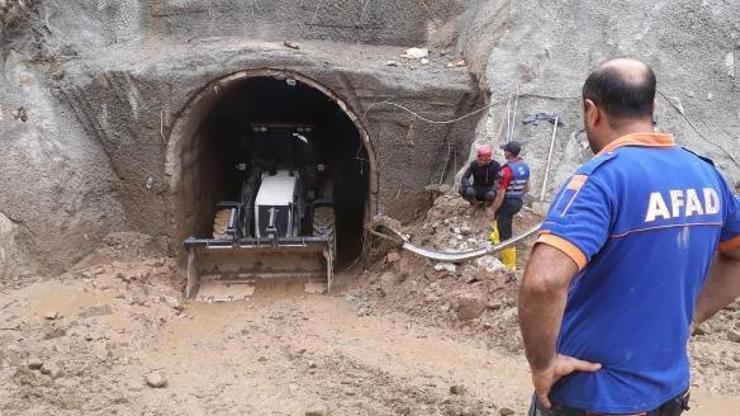 Selde kaybolan işçiyi 26 gündür çamurla dolu HES tünelinde arıyorlar