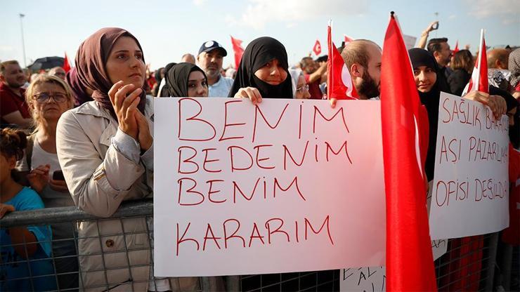 Aşı karşıtları Maltepede miting yaptı