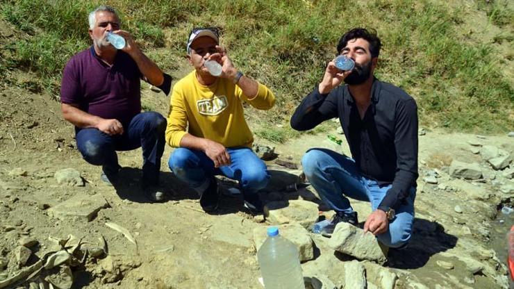 Şifalı sanılan pis suyu içmek için Türkiyenin dört bir yanından geliyorlar