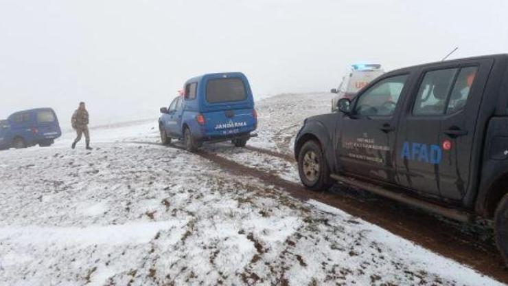 Karsta donmak üzere olan 2 çobanı ekipler kurtardı