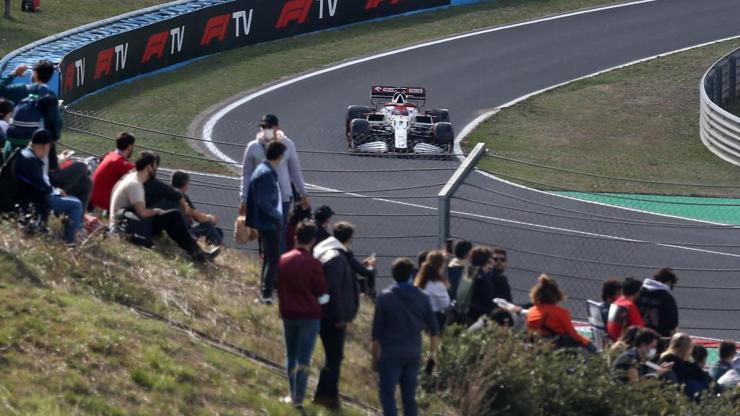 Formula 1 araçları İstanbul Park Pistine çıktı
