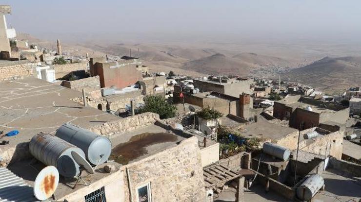 Mardin’e gelen turistin su deposu ve anten şikayeti