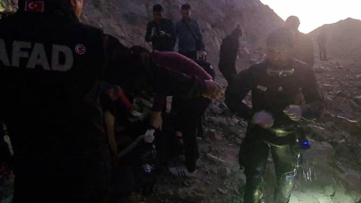 Yaylada su dolu çukurda yıkanmak isteyen Afgan çoban boğuldu