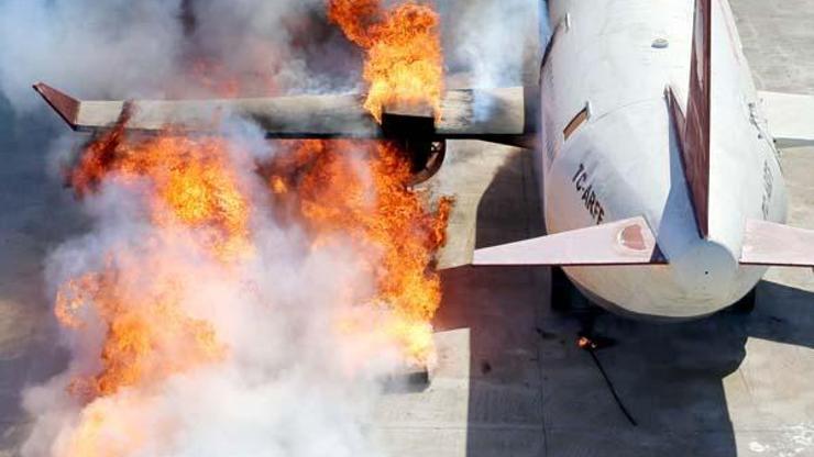 Esenboğa Havalimanında filmleri aratmayan uçak kazası tatbikatı