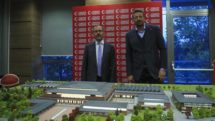 Bakan Kasapoğlu ve TBF Başkanı Türkoğlu, Basketbol Gelişim Merkezi Projesi için toplantı yaptı