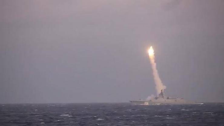 Rusyadan yeni hipersonik füze denemesi: Denizdeki hedef başarıyla imha edildi