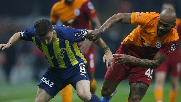 Son dakika... Fenerbahçede Mert Hakan cezalı duruma düştü