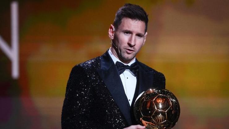 2021 Ballon dOru kazanan isim Lionel Messi oldu