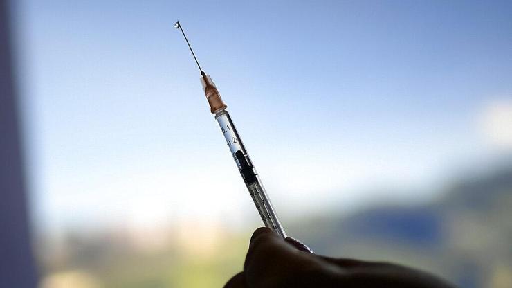 Dünyada Omicron alarmı: Uğur Şahinden flaş aşı açıklaması