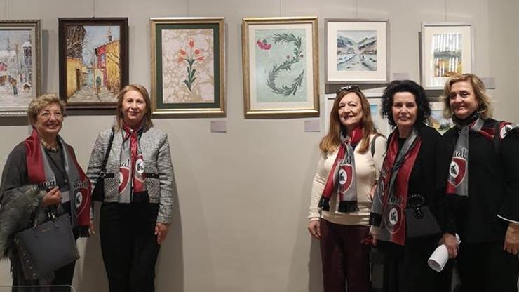 İstanbul Kız Lisesinin 44 kadın ressamından sergi
