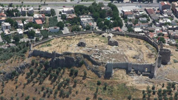 İzmirde bulunan iskeletler tarihe ışık tutuyor