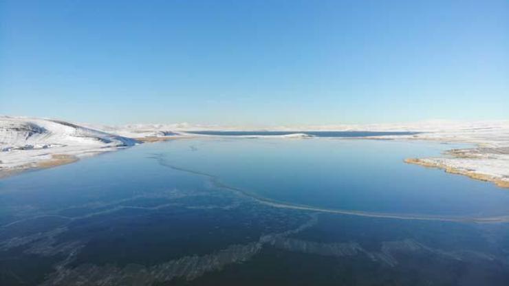 Kars -20 derece: Çıldır Gölü dondu